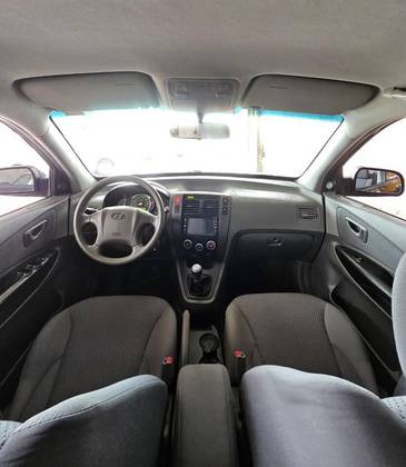 HYUNDAI TUCSON 2.0 MPFI GL 16V 142CV 2WD GASOLINA 4P MANUAL HYUNDAI TUCSON 2.0 MPFI GL 16V 142CV 2WD GASOLINA 4P MANUAL